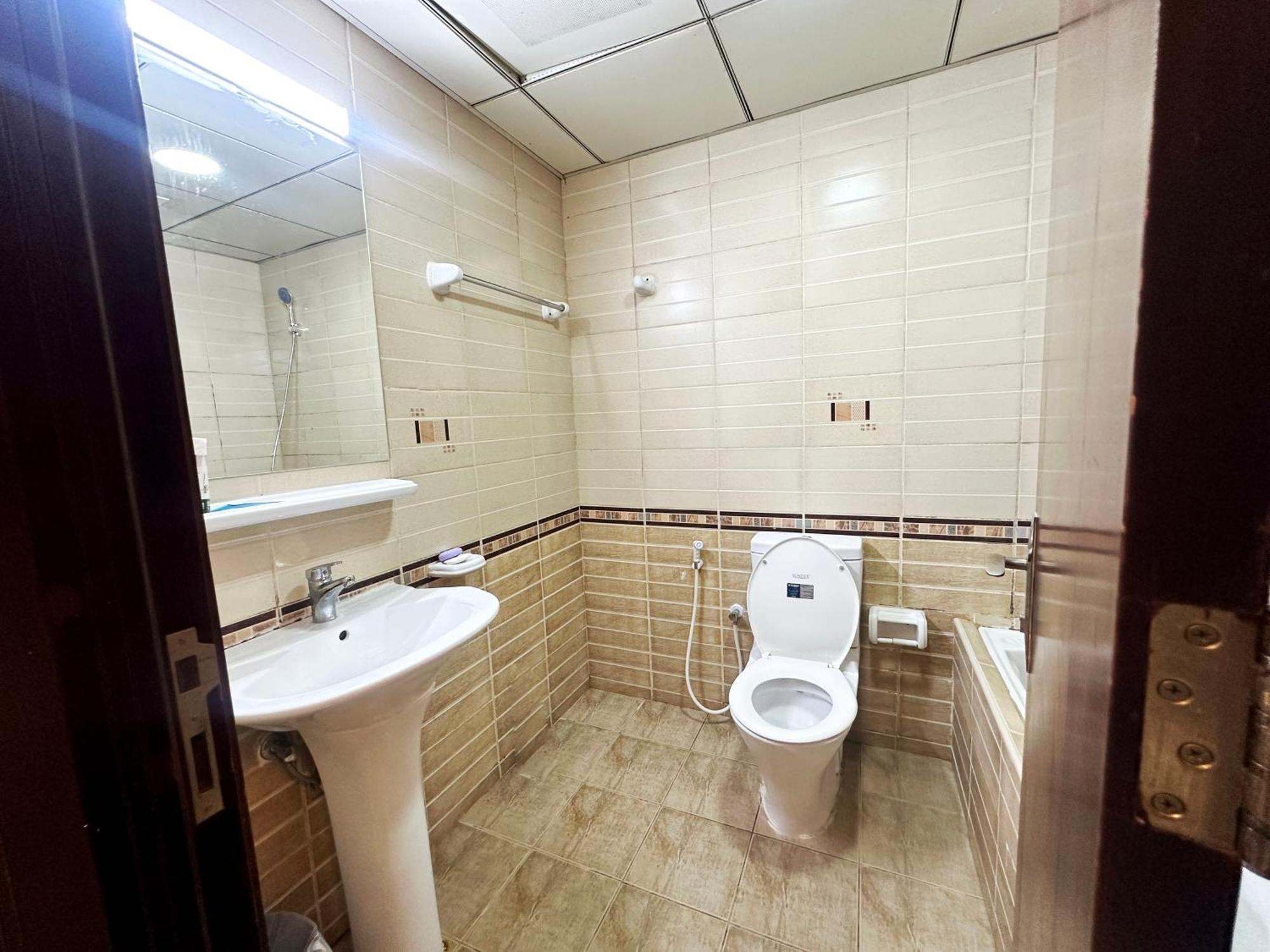 Horizon View Partition Room In Barsha Heights Near Metro Dubai Exterior photo